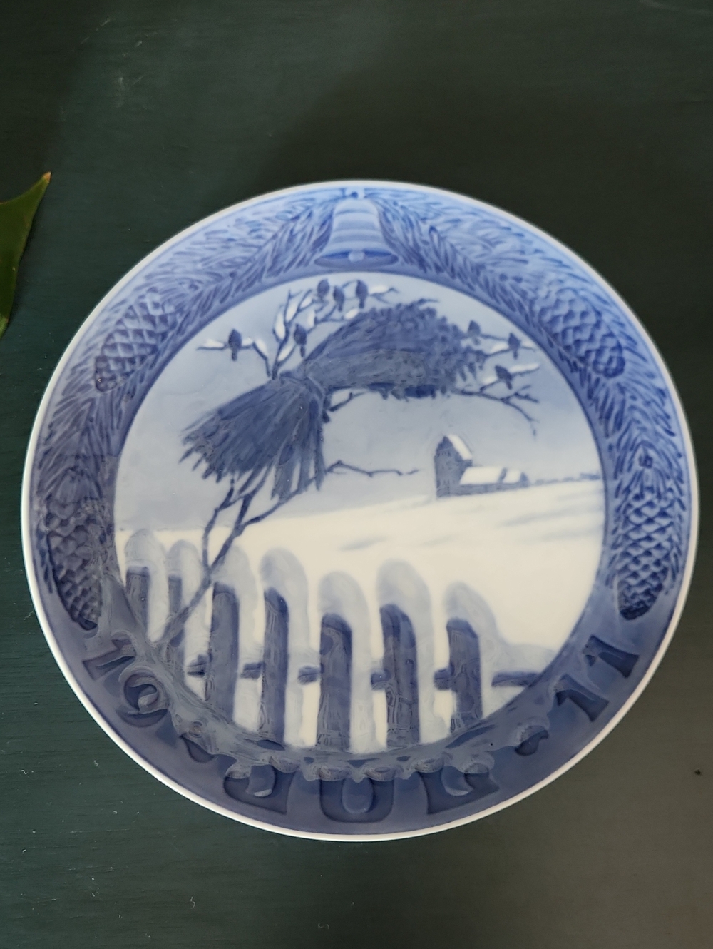 Royal Copenhagen Antique Christmas Jul 1911 Wall Plate EUC